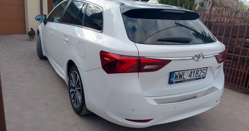 Toyota Avensis cena 58000 przebieg: 149000, rok produkcji 2016 z Warszawa małe 277